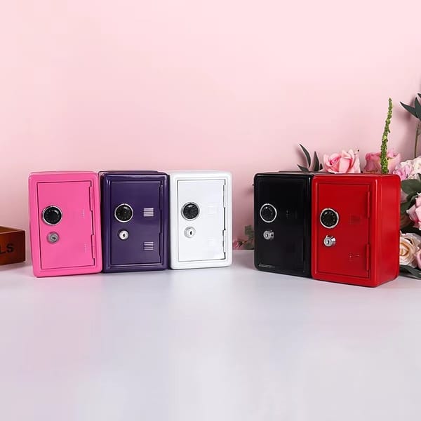 Creative children's vertical mini cash box Metal safe with lock Household change savings box storage box